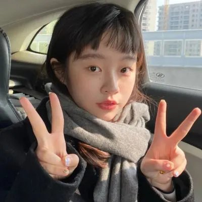 双眼凝视